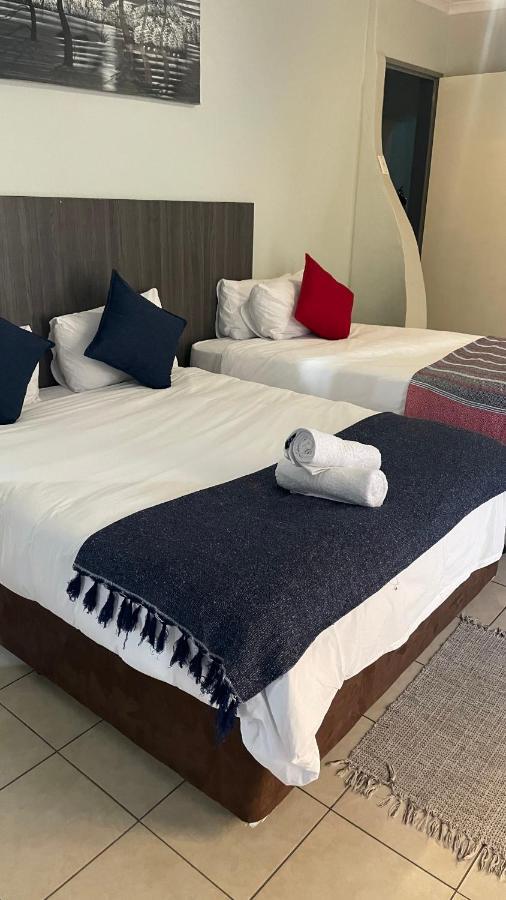 Host Hub Guest House Kempton Park Buitenkant foto