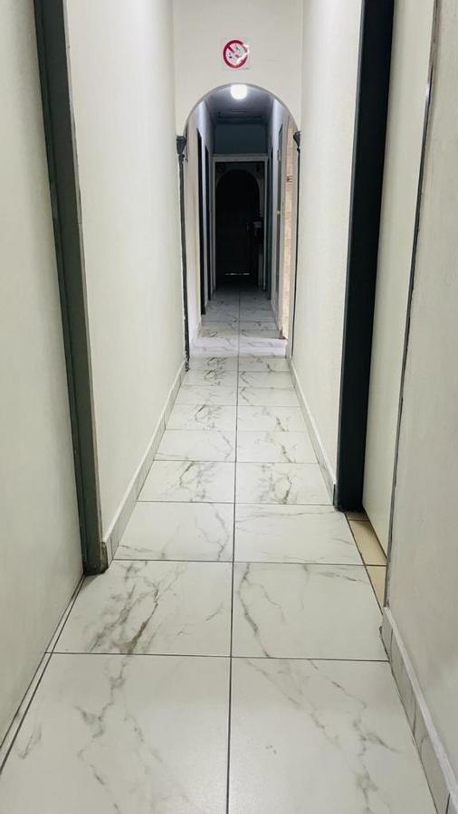 Host Hub Guest House Kempton Park Buitenkant foto